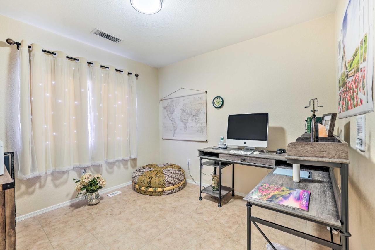 Goodyear Vacation Rental With Pool, Close To Hikes! Liberty Екстериор снимка